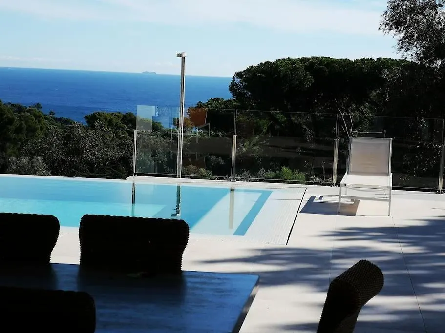 Magnifique Villa Vue Mer A 1Km Des Plages 칼론제 0*,  스페인